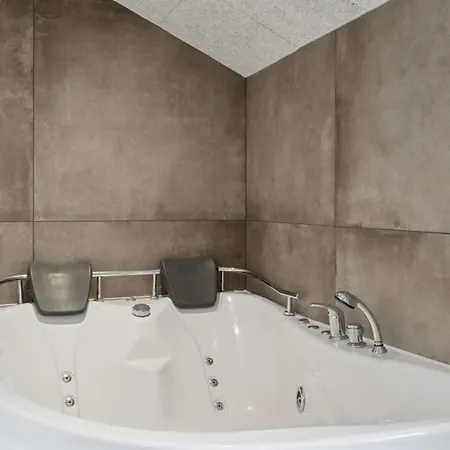 Akira - 250m From The Sea By Interhome *