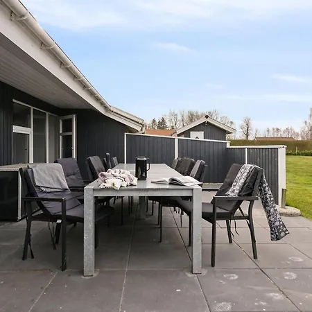 Semesterbostad Akira - 250m From The Sea By Interhome *